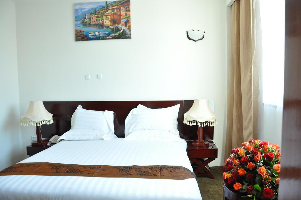 Ag Palace Hotel Αντίς Αμπέμπα Δωμάτιο φωτογραφία
