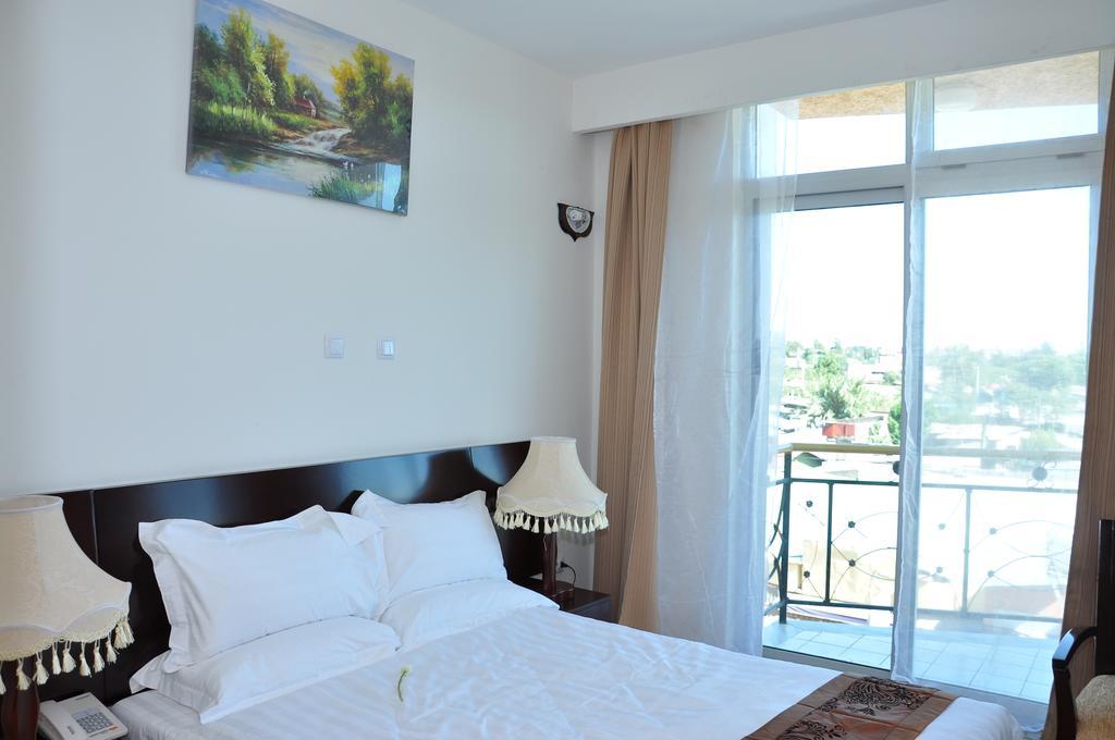 Ag Palace Hotel Αντίς Αμπέμπα Δωμάτιο φωτογραφία